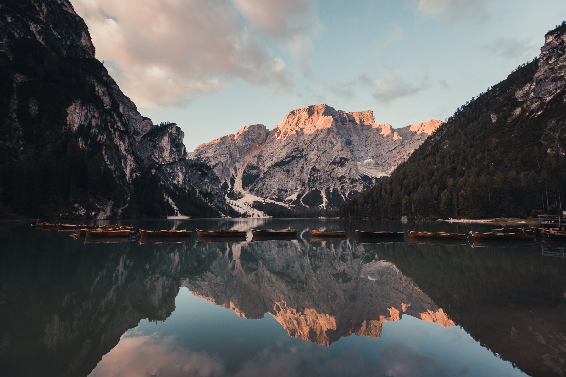 Fotografie z archivu Jana Valečky - výhled na jezero.